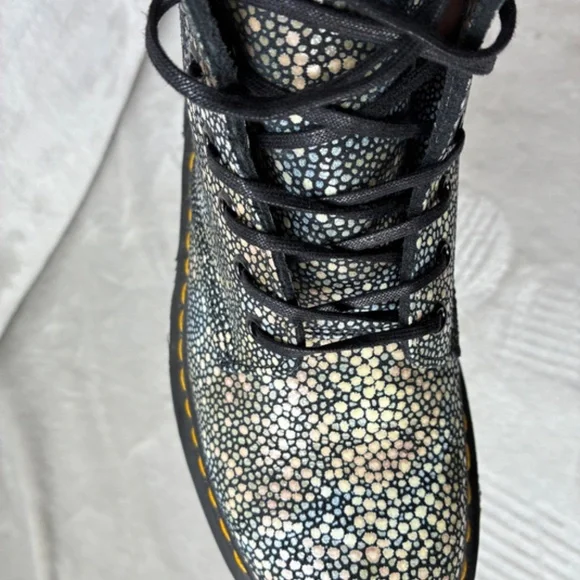 Rare Dr.MARTENS AirWair Boots STINGRAY MIE Made In England unisex US W9/M8 – NEW - Picture 13 of 16